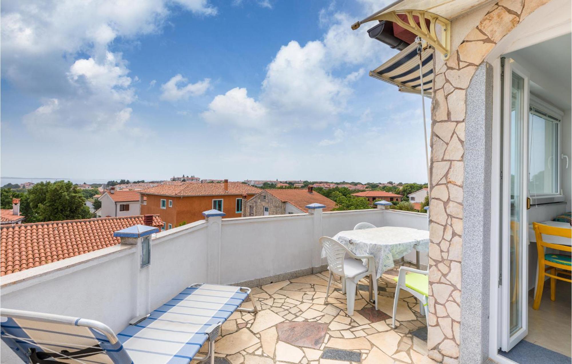 Beautiful Apartment In Barbariga With Kitchen Exterior photo