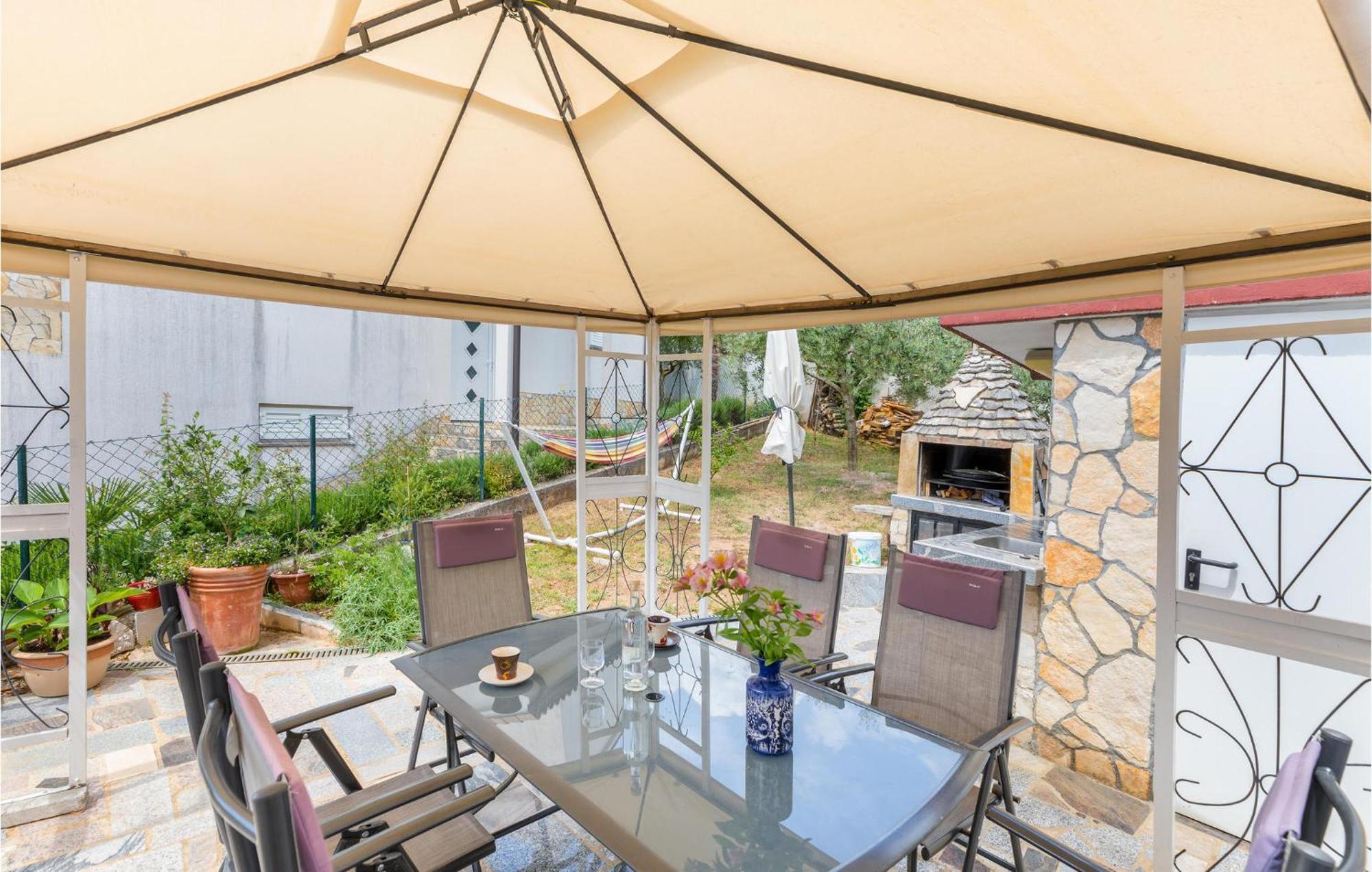 Beautiful Apartment In Barbariga With Kitchen Exterior photo