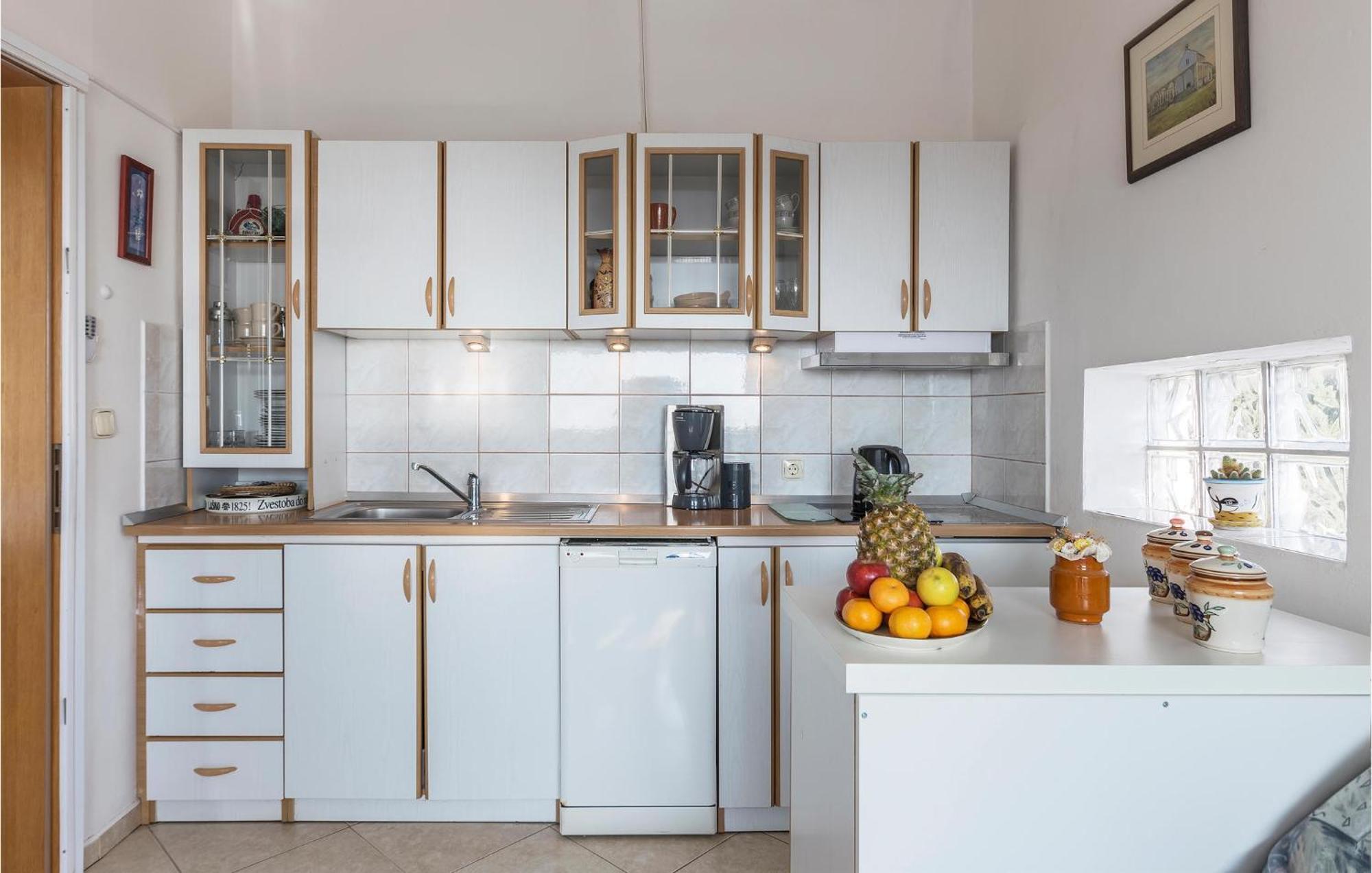 Beautiful Apartment In Barbariga With Kitchen Exterior photo